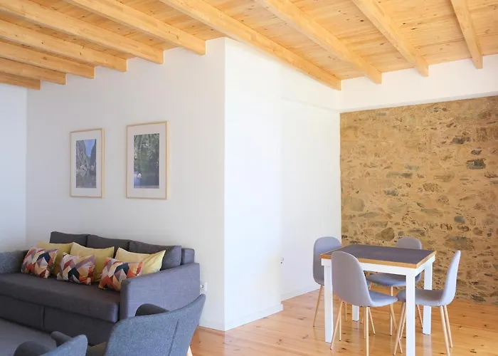 Casa Da Ribeira Cha de Alvares